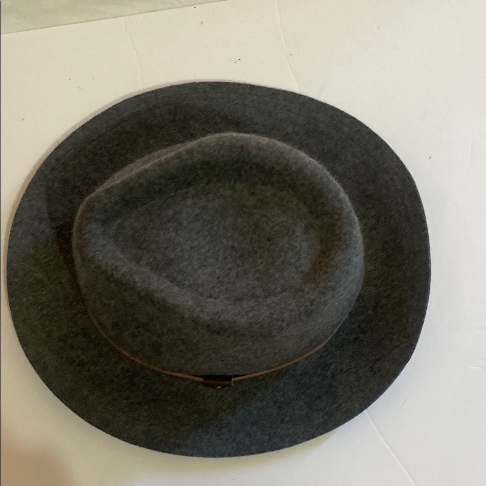 Sunday Afternoons 100% Felted Wool Hat with Brown Leather strip EUC